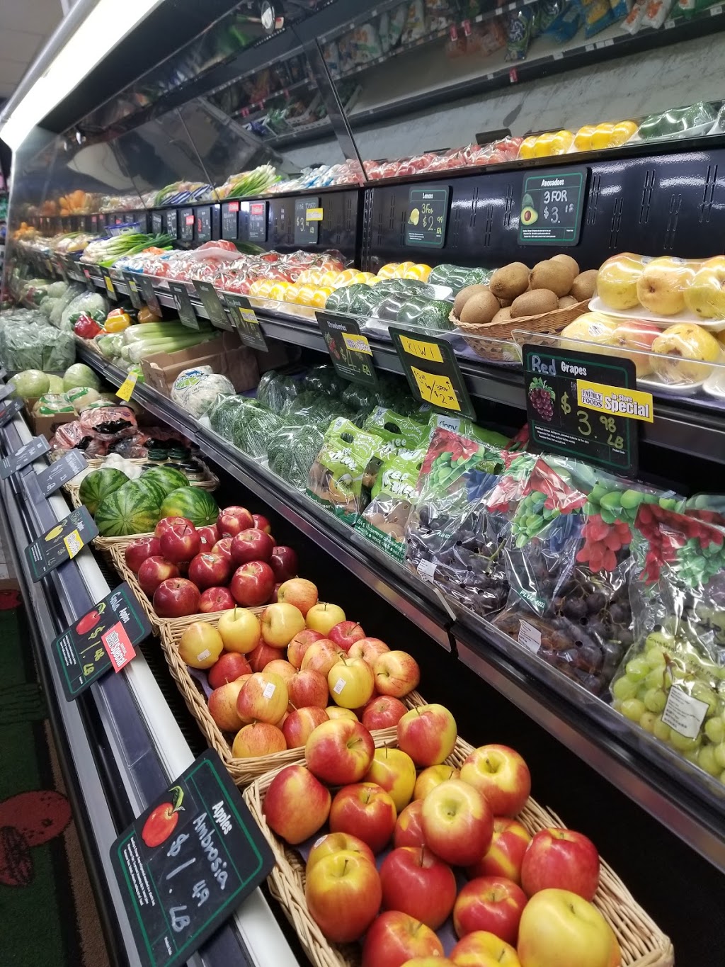 Wakaw Hometown Foods | 222 1 St S, Wakaw, SK S0K 4P0, Canada | Phone: (306) 233-5570