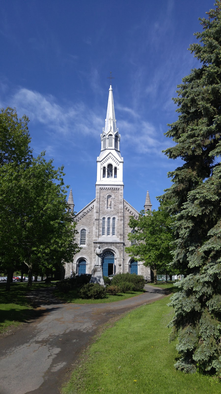 Paroisse Catholique Saint-Joseph-de-Chambly | 164 Rue Martel, Chambly, QC J3L 1V4, Canada | Phone: (450) 658-8111