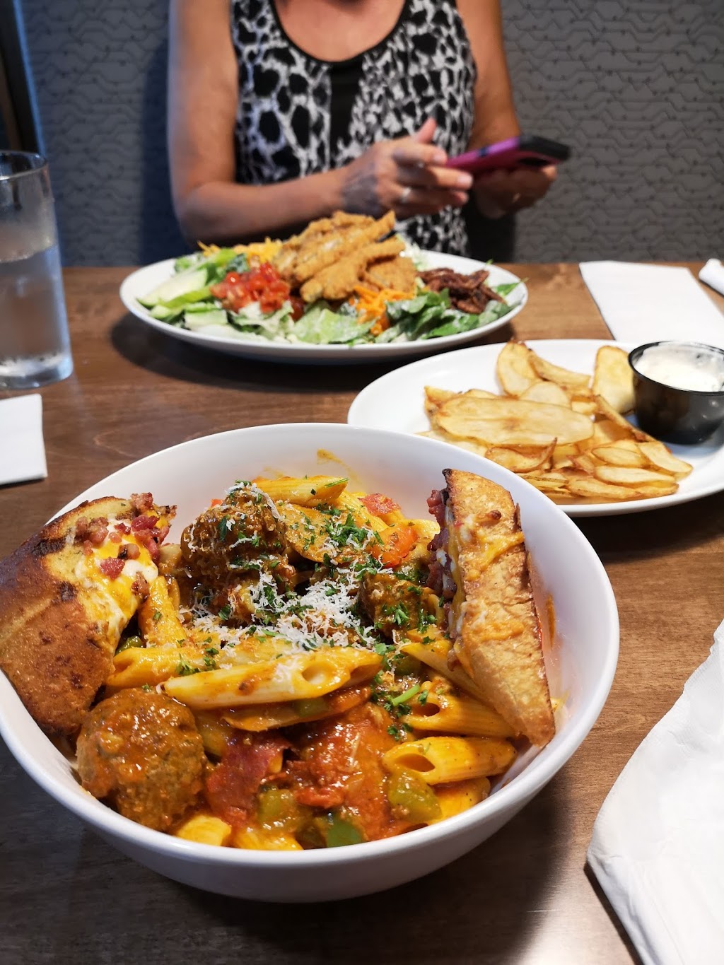 Boston Pizza | 485 Hwy #10, Bridgewater, NS B4V 7P4, Canada | Phone: (902) 530-3663