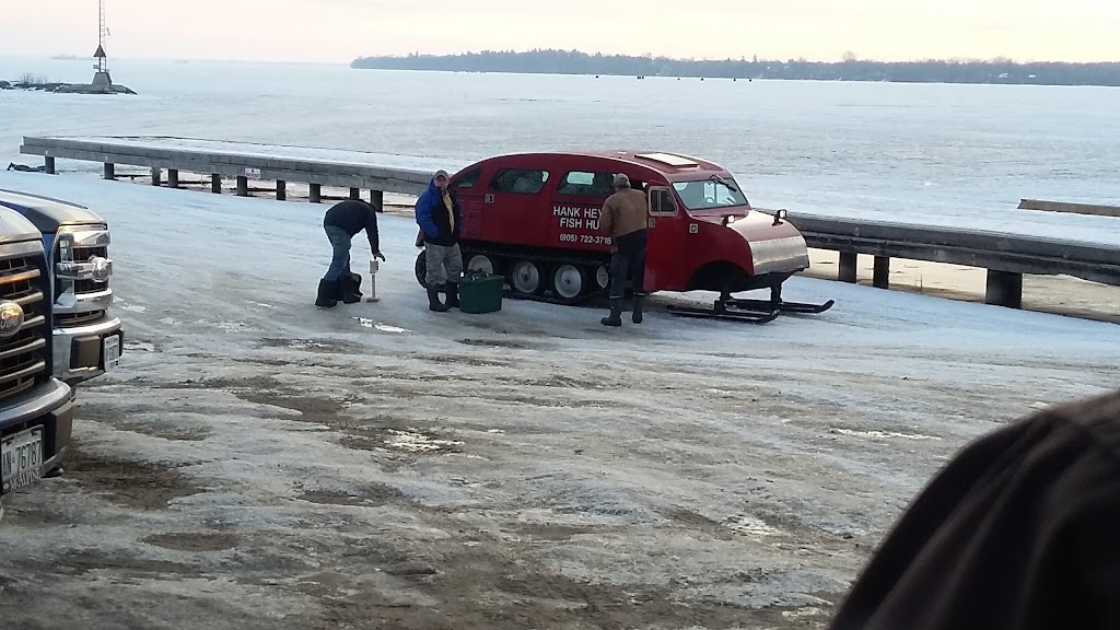 Hank Heyink Fish Huts | 20 Bonnie Blvd, Jacksons Point, ON L0E 1L0, Canada | Phone: (905) 722-3718