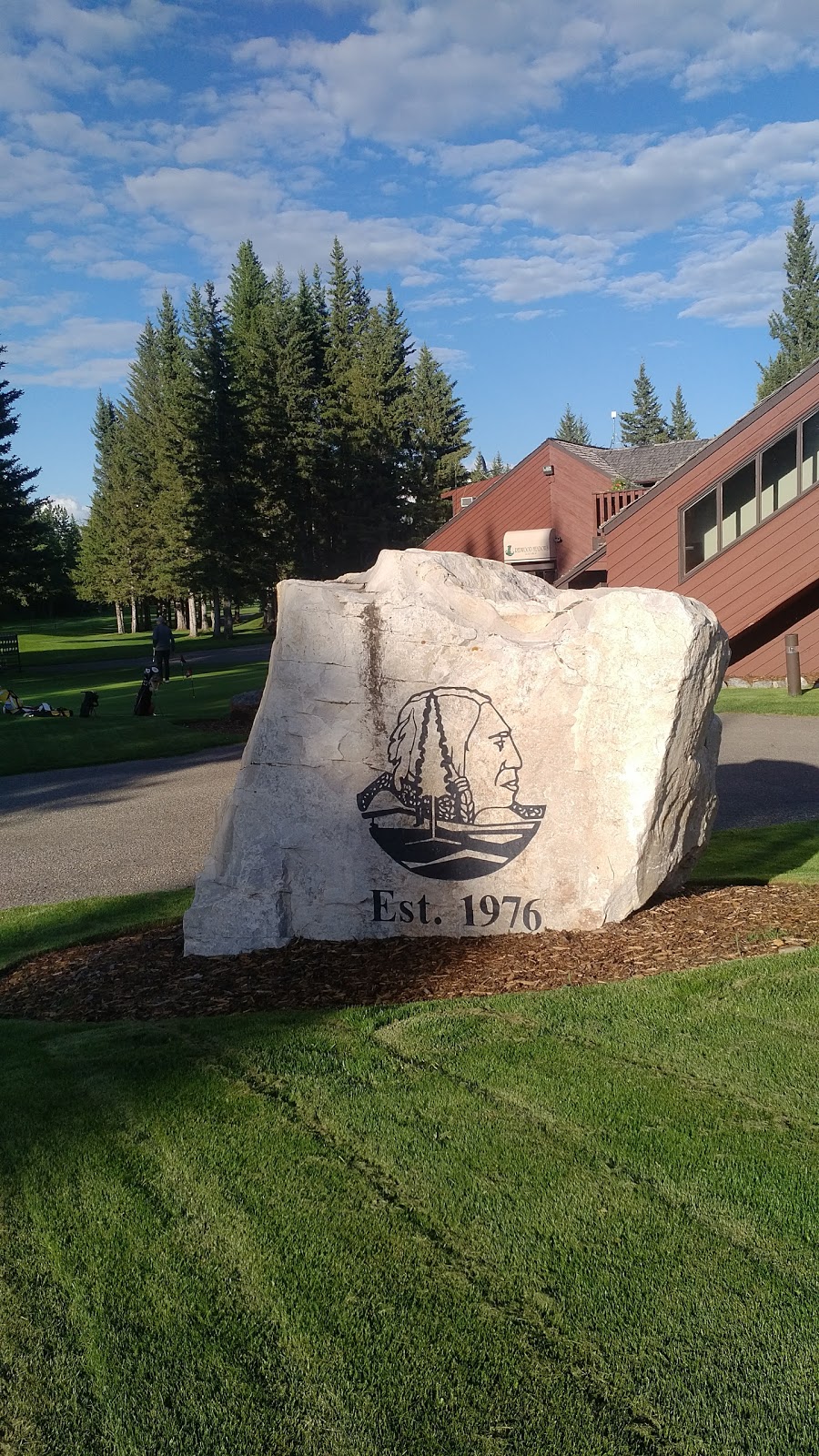 Redwood Meadows Golf & Country Club | 2 Tsuu Tina Dr, Redwood Meadows, AB T3Z 1A3, Canada | Phone: (403) 949-3663