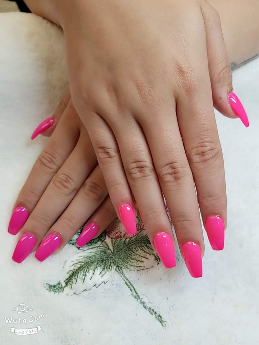 Ongle Etoile | 2169 Blvd. Marcel-Laurin, Saint-Laurent, QC H4R 1K4, Canada | Phone: (514) 334-6637