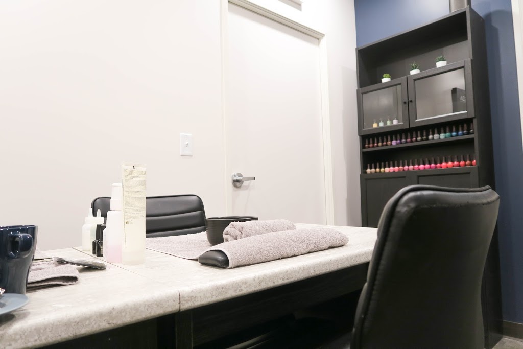 Aurora Salon & Spa | 1500 Bank St #32, Ottawa, ON K1H 7Z2, Canada | Phone: (613) 695-5444