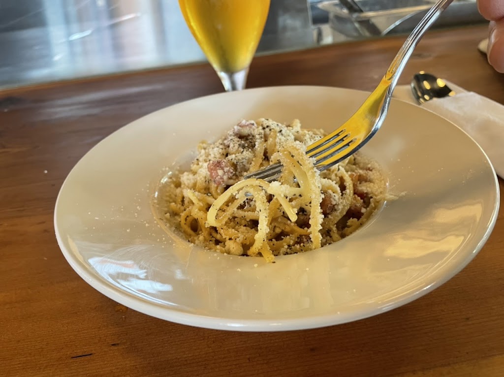 900 BiSTRO | 2360 Beacon Ave #103, Sidney, BC V8L 1X3, Canada | Phone: (778) 426-7059