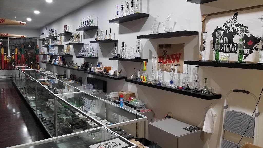 Smokeys Deals | 873 King St E, Hamilton, ON L8M 1B5, Canada | Phone: (905) 906-7842