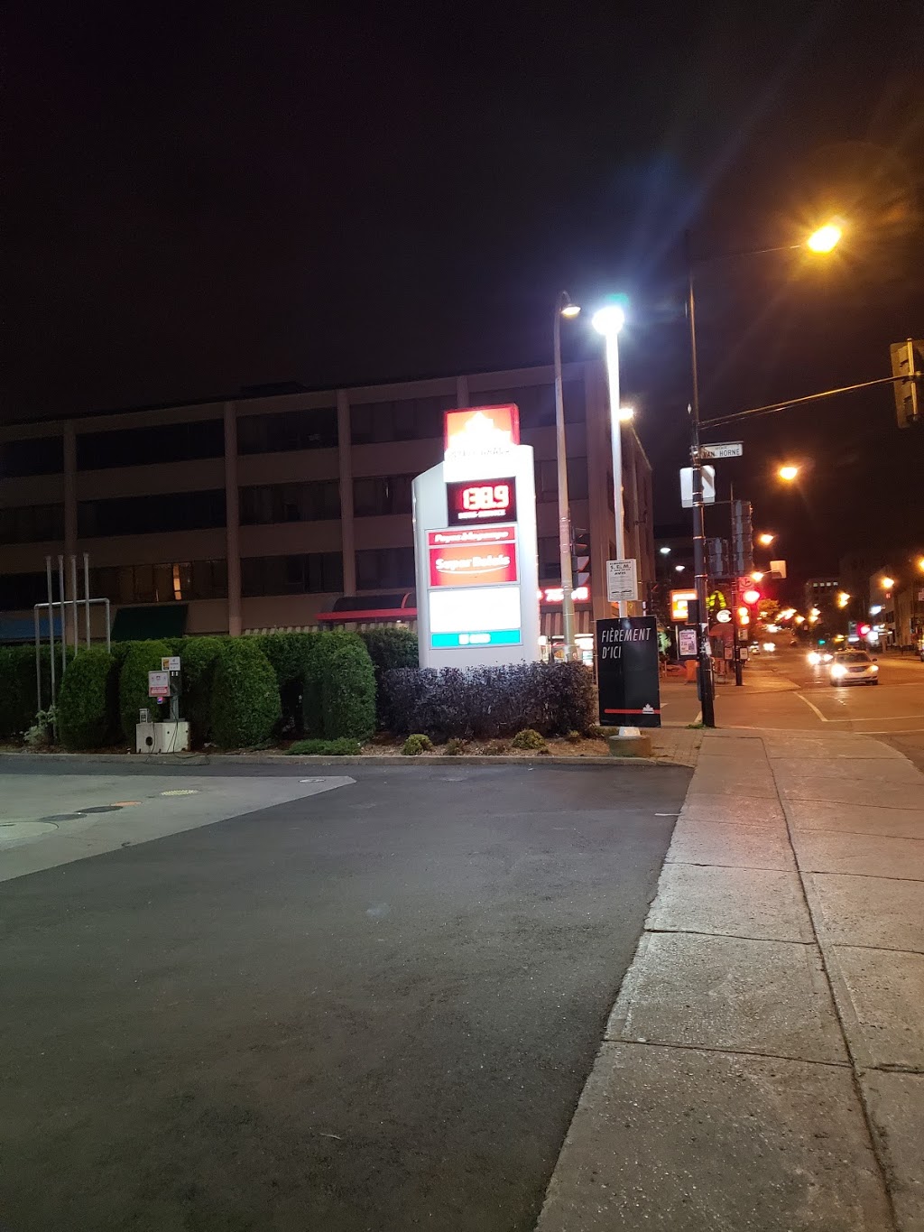 ESSO COUCHE-TARD | 145 Rue Principale E, Sainte-Agathe-des-Monts, QC J8C 1K2, Canada | Phone: (819) 326-1015