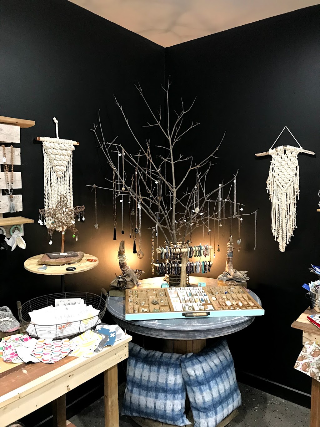 Urban Art Market - Kingsville | 19 Chestnut St, Kingsville, ON N9Y 1J9, Canada | Phone: (519) 916-2199