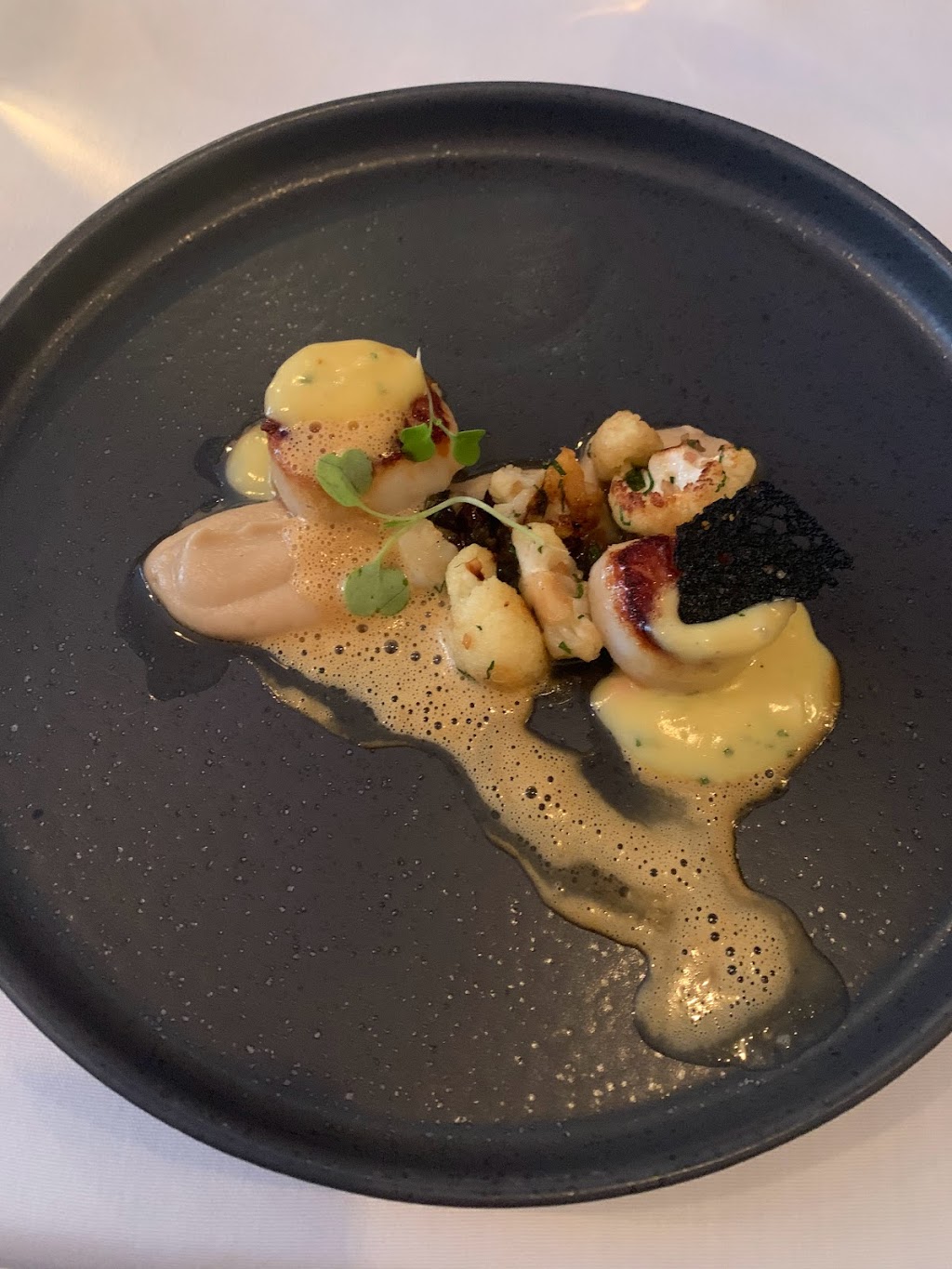 Restaurant La Chronique | 104 Av. Laurier O, Montréal, QC H2T 2N7, Canada | Phone: (514) 271-3095