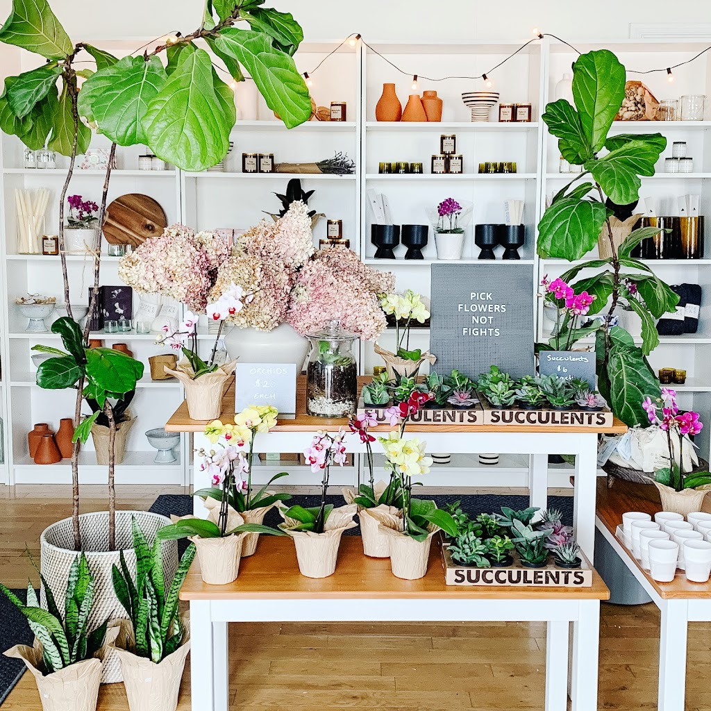 Ouisey Floral Studio | 1295 Wharf Street, Unit 45A Liverpool Road Entrance, Pickering, ON L1W 1A2, Canada | Phone: (905) 420-3777