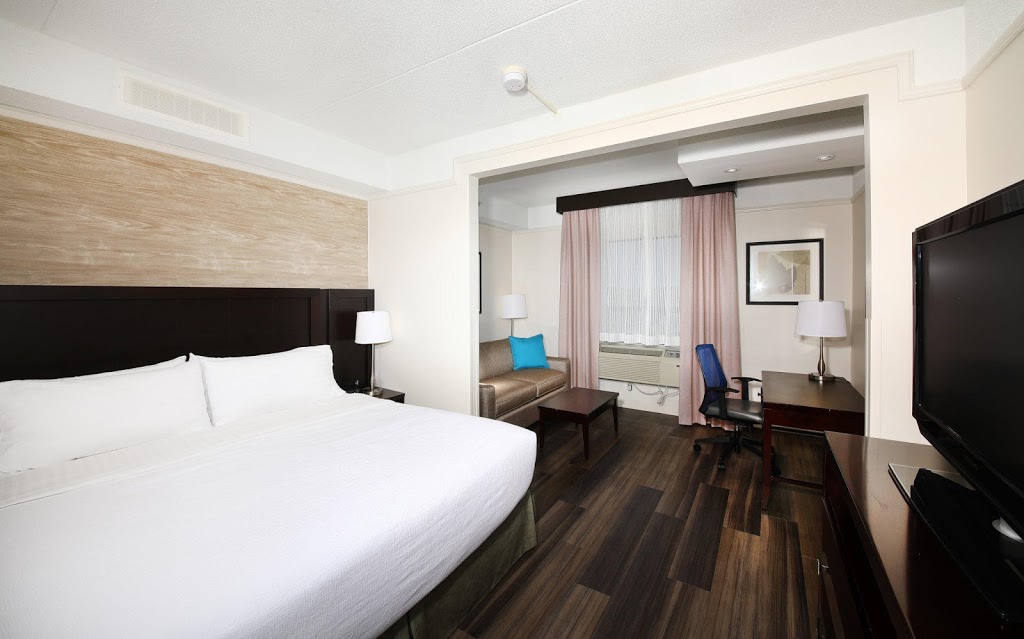 Holiday Inn & Suites Windsor (Ambassador Bridge) | 1855 Huron Church Rd, Windsor, ON N9C 2L6, Canada | Phone: (519) 966-1200