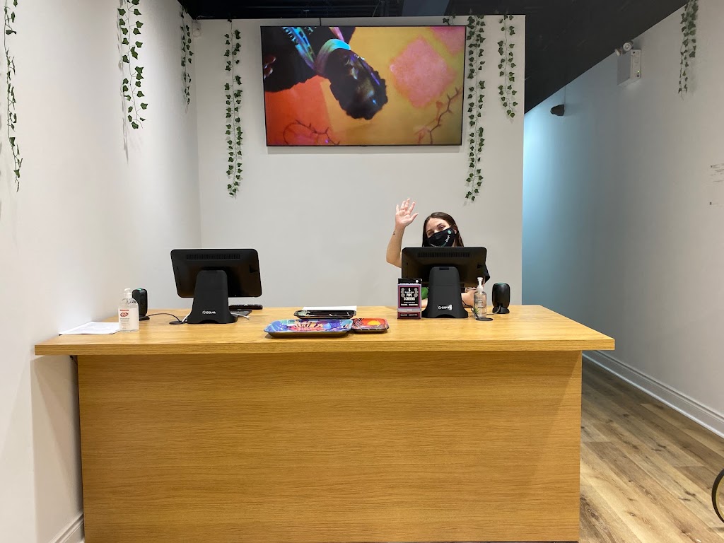 Green Merchant Cannabis Boutique (Scarborough) | 33 Lapsley Rd, Scarborough, ON M1B 1K1, Canada | Phone: (416) 291-2400