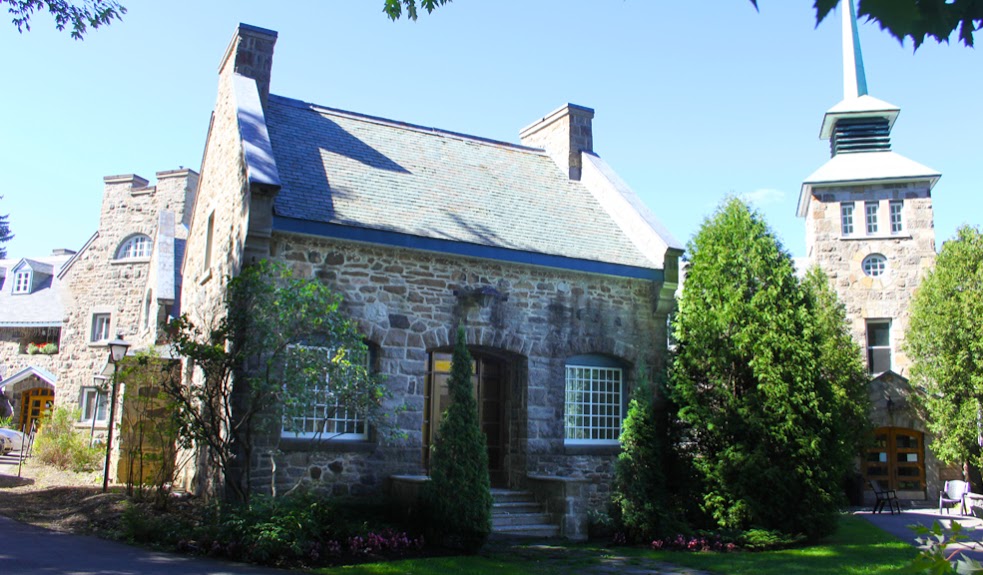 Villa St Martin | 9451 Boul Gouin O, Pierrefonds, QC H8Y 1T2, Canada | Phone: (514) 684-2311