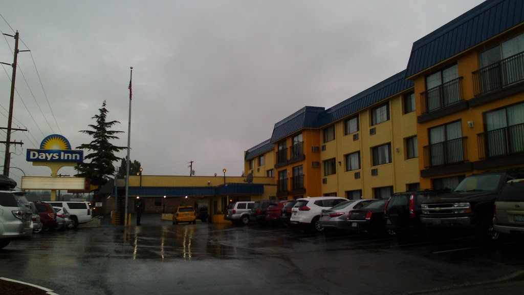 Days Inn by Wyndham Bellingham | 215 N Samish Way, Bellingham, WA 98225, USA | Phone: (360) 734-8830