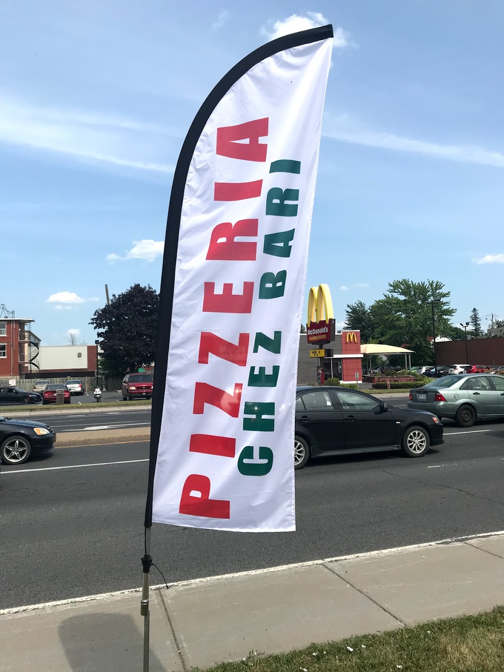 Chez Bari Pizzeria | 900 Boulevard de Périgny, Chambly, QC J3L 1W6, Canada | Phone: (450) 593-3434