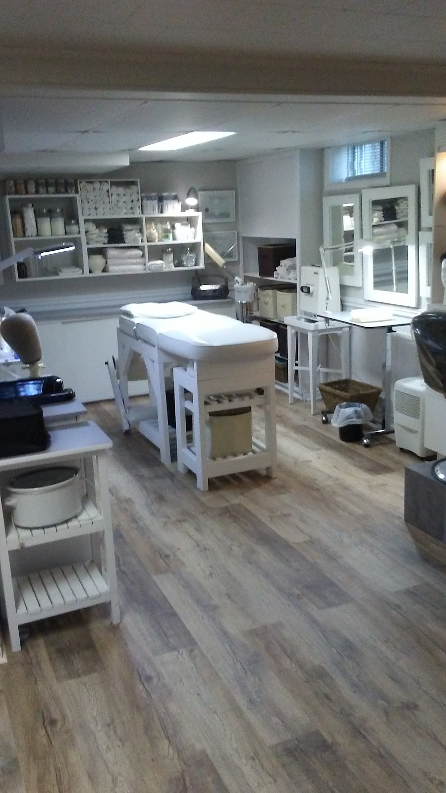 Esthétique de Marc | 412 Rue Bédard, Lachute, QC J8H 1J5, Canada | Phone: (438) 496-3782