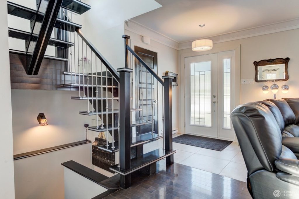 Maison Usinex | 121 QC-117, Sainte-Anne-des-Lacs, QC J0R 1B0, Canada | Phone: (844) 576-2510