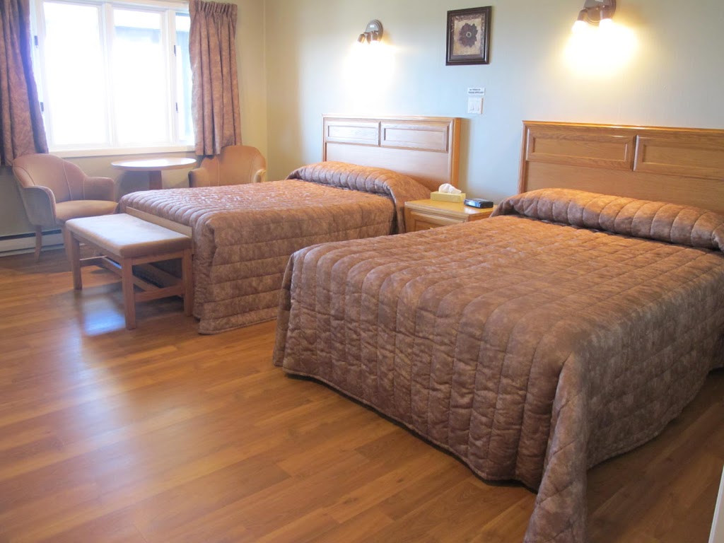 Lauries Motor Inn | 15456 Cabot Trail, Chéticamp, NS B0E 1H0, Canada | Phone: (902) 224-2400