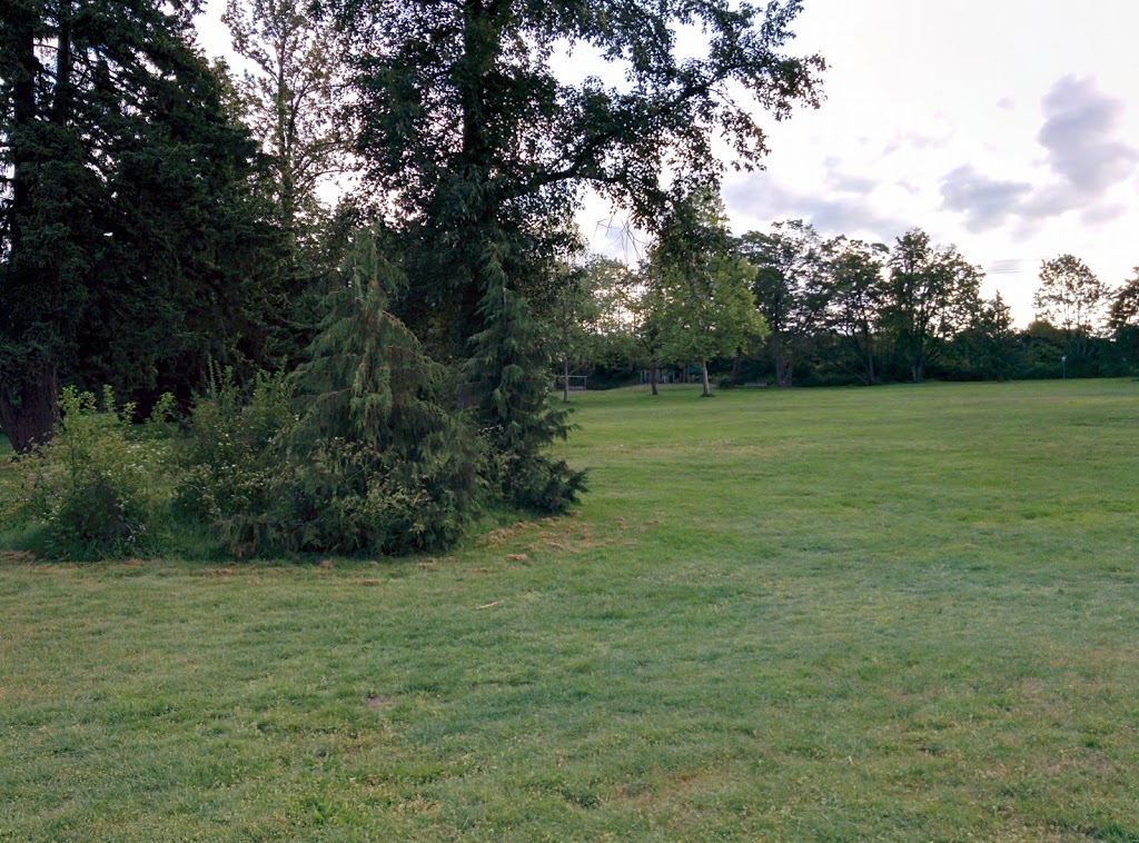 Riverview Park | 1751 W 66th Ave, Vancouver, BC V6P 2S3, Canada | Phone: (604) 873-7000