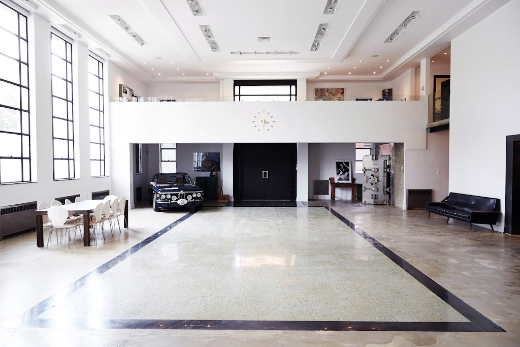 Maxville Studio | 1307 Av. Van Horne, Outremont, QC H2V 1K7, Canada | Phone: (514) 875-5333