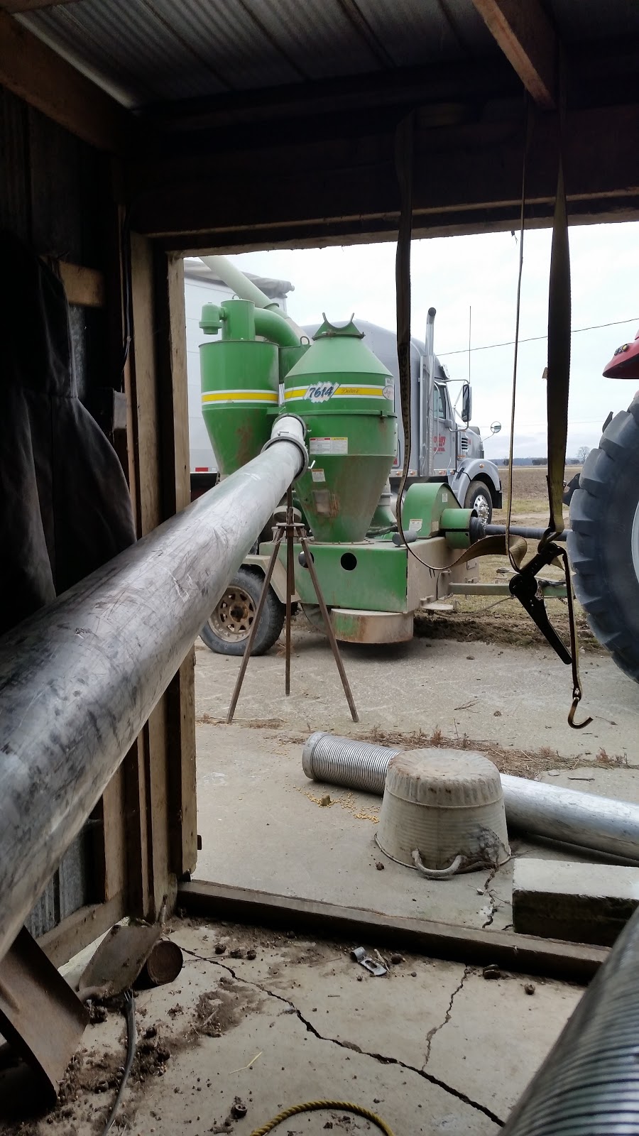 Smith Grain Vacuum Services | 11299 Boundary Line, Kent Bridge, ON N0P 1V0, Canada | Phone: (519) 359-2979