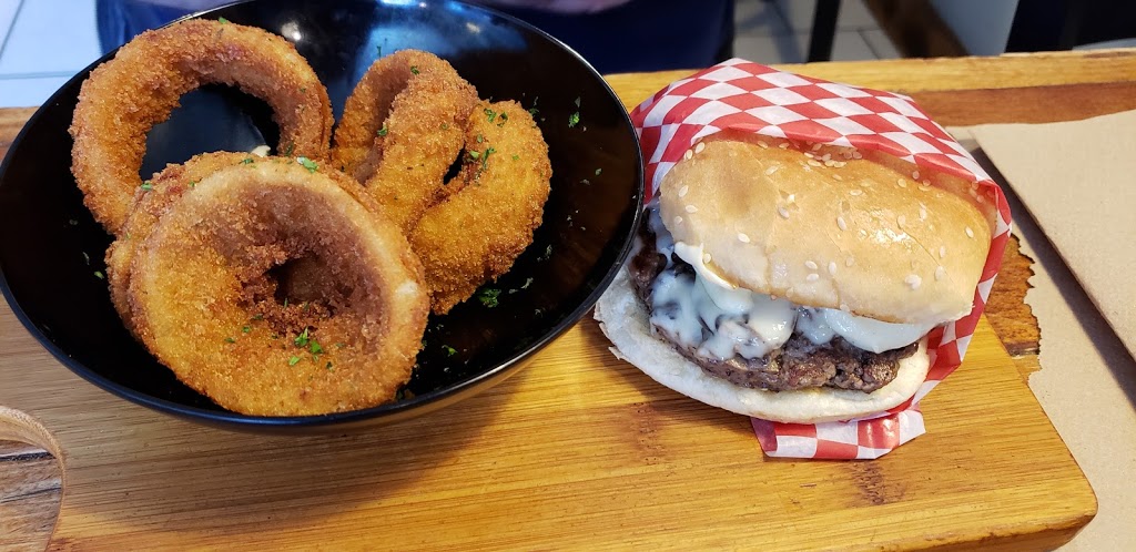 Baldwin Street Burger | 53a Baldwin St N, Whitby, ON L1M 1A2, Canada | Phone: (905) 425-3222