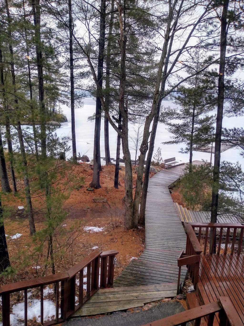 Westwind Inn | 37 Fire Rte 21 Rd, Buckhorn, ON K0L 1J0, Canada | Phone: (705) 657-8095