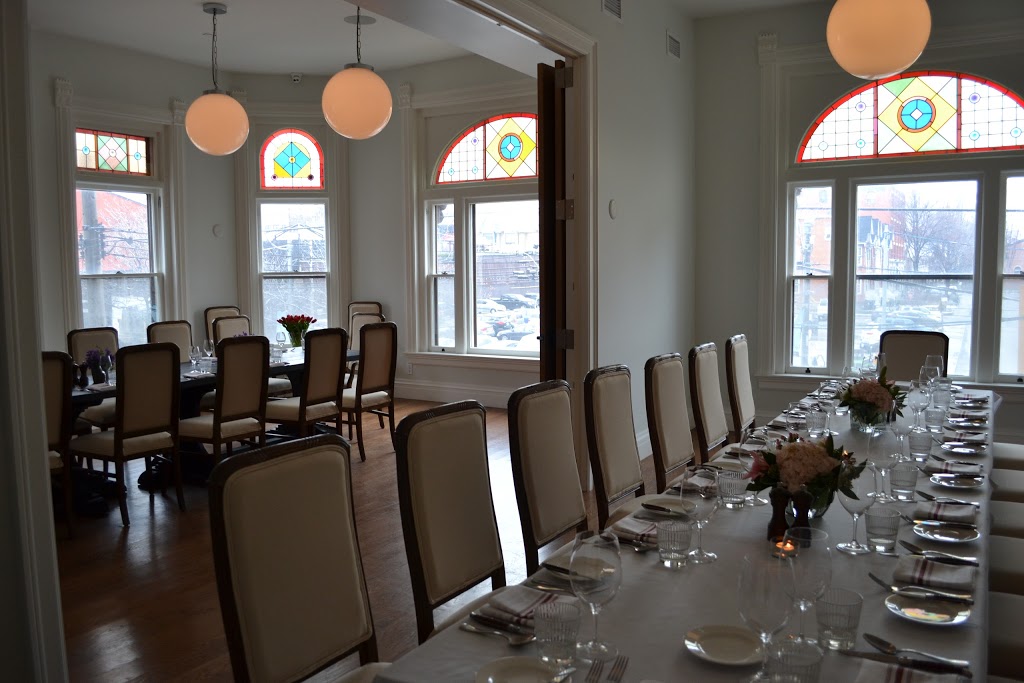 Peter Pan Bistro | 373 Queen St W, Toronto, ON M5V 2A4, Canada | Phone: (416) 792-3838