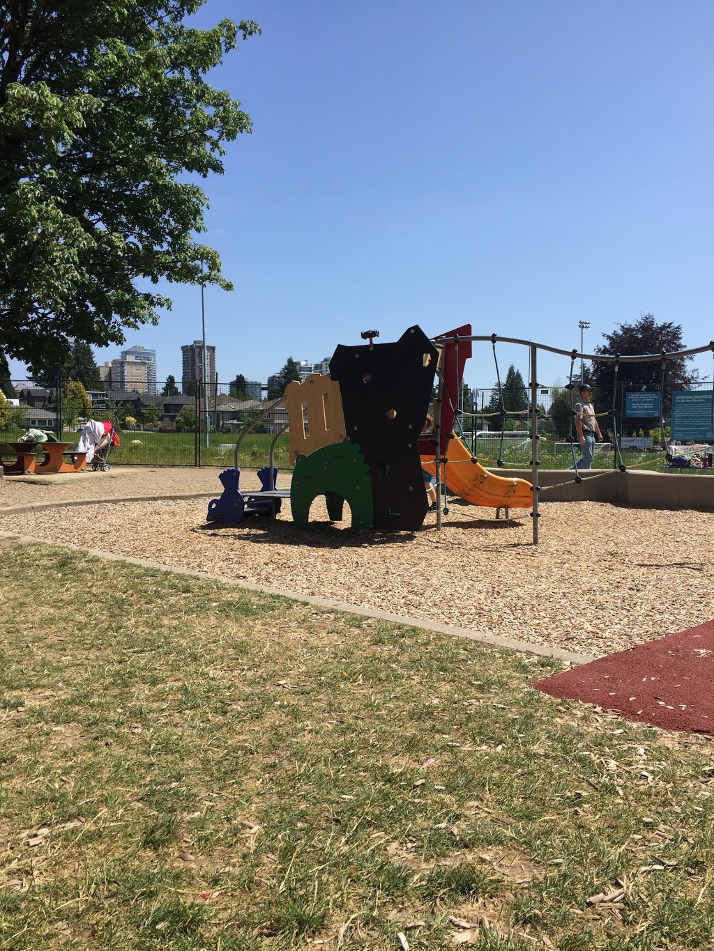 Mahon Spray Park | 2Y4, 1732-1752 Jones Ave, North Vancouver, BC V7M 2W4, Canada