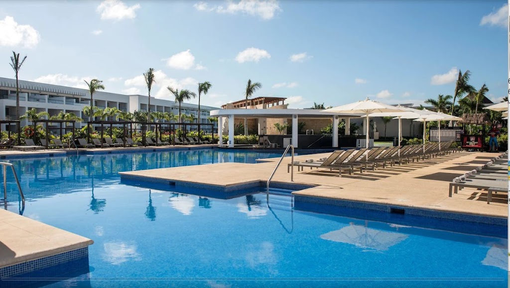 Fun In Paradise Travel by Katherine Poon | 620 Thistlewood Dr, London, ON N5X 0A9, Canada | Phone: (519) 902-0829