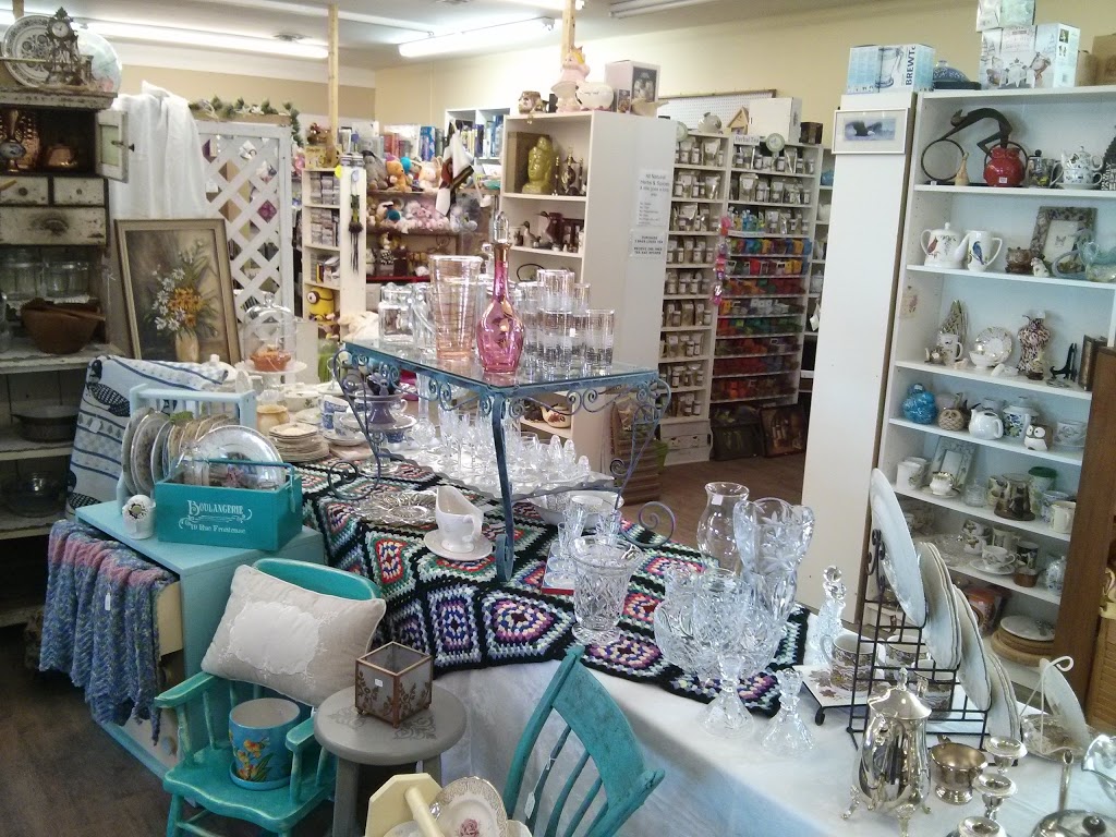 Murrays Furniture and Flea Market | 525 High St, Carleton Place, ON K7C 3P1, Canada | Phone: (613) 253-1804