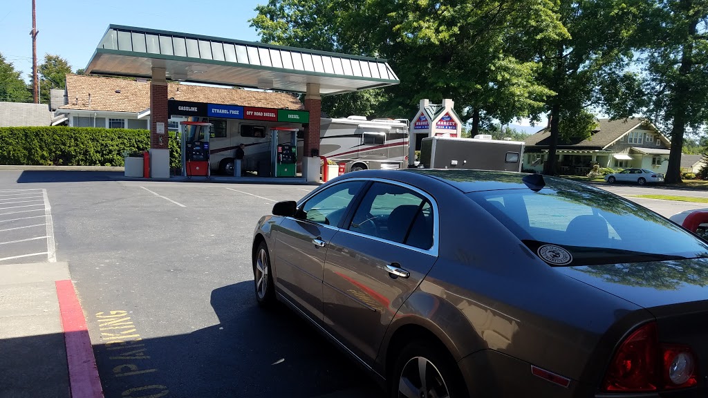 Front Street Market | 112 Front St, Lynden, WA 98264, USA | Phone: (360) 354-3629