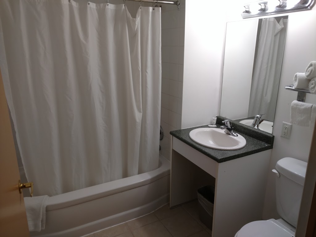 Glengate Hotel | 5534 Stanley Ave, Niagara Falls, ON L2G 3X2, Canada | Phone: (905) 357-1333