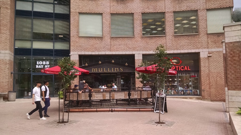 Mullins Irish Pub | 1033 Bay St, Toronto, ON M4W 1A7, Canada | Phone: (416) 963-3000