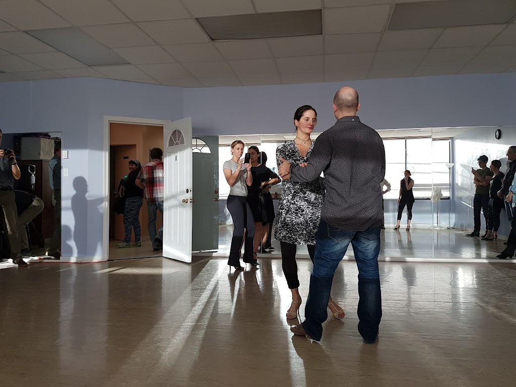 Happy Soul Dance Studio | 3089 Oxford St, Halifax, NS B3L 2W8, Canada | Phone: (902) 454-1344