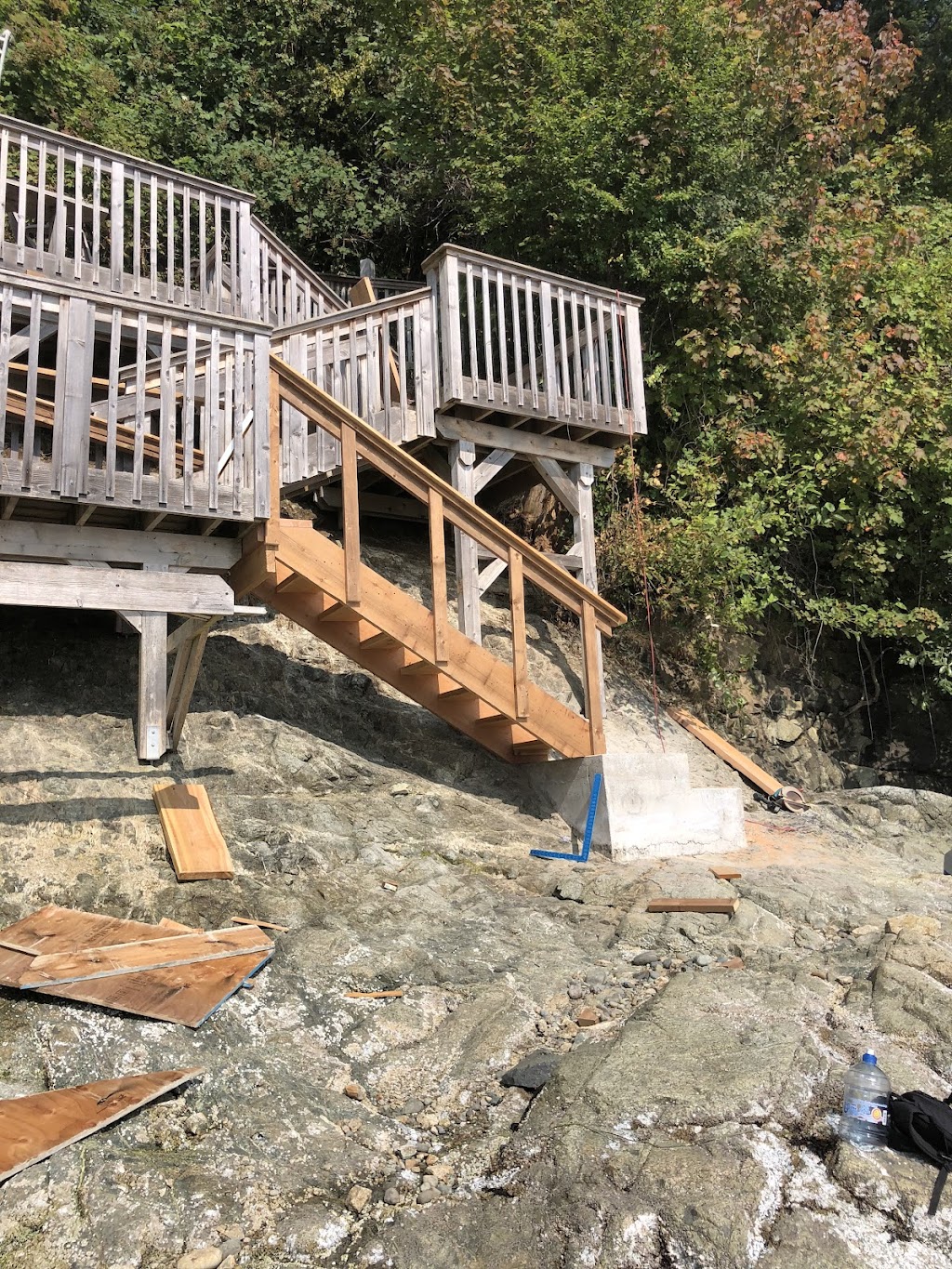 RGH Construction. Decks, Gates & Deer Fences | 6790 Bell McKinnon Rd, Duncan, BC V9L 6B7, Canada | Phone: (250) 710-7810