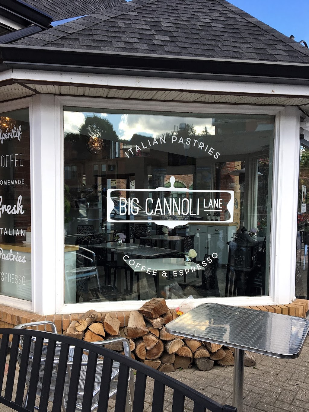 Big Cannoli Lane | 140 Woodbridge Ave, Woodbridge, ON L4L 2S7, Canada | Phone: (905) 605-5263