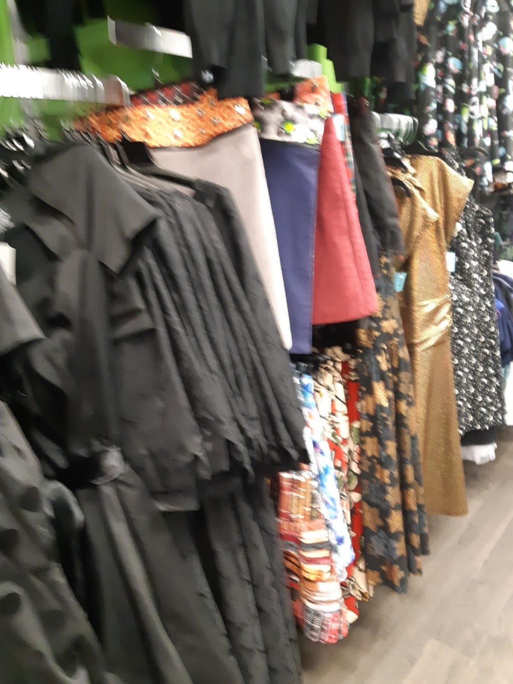 Rain Clothing and Fashion Accessories Inc | 106, 1 Bonnie Doon Shopping Center Northwest, Edmonton, AB T6C 4E3, Canada | Phone: (587) 524-7900