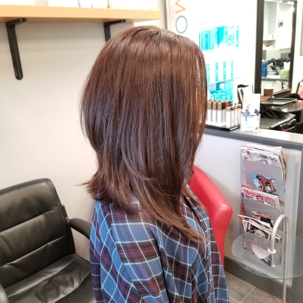 Awesome Hair Salon | 37846 3 Ave, Squamish, BC V8B 1B9, Canada | Phone: (604) 390-3911