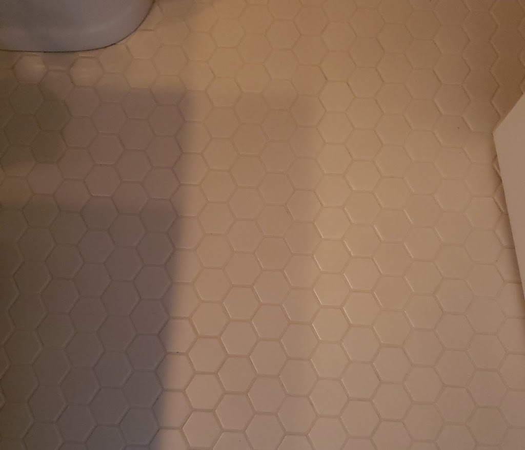 Xcentric Flooring | 4 Iroquois Rd #6, Leamington, ON N8H 3V7, Canada | Phone: (519) 325-0193