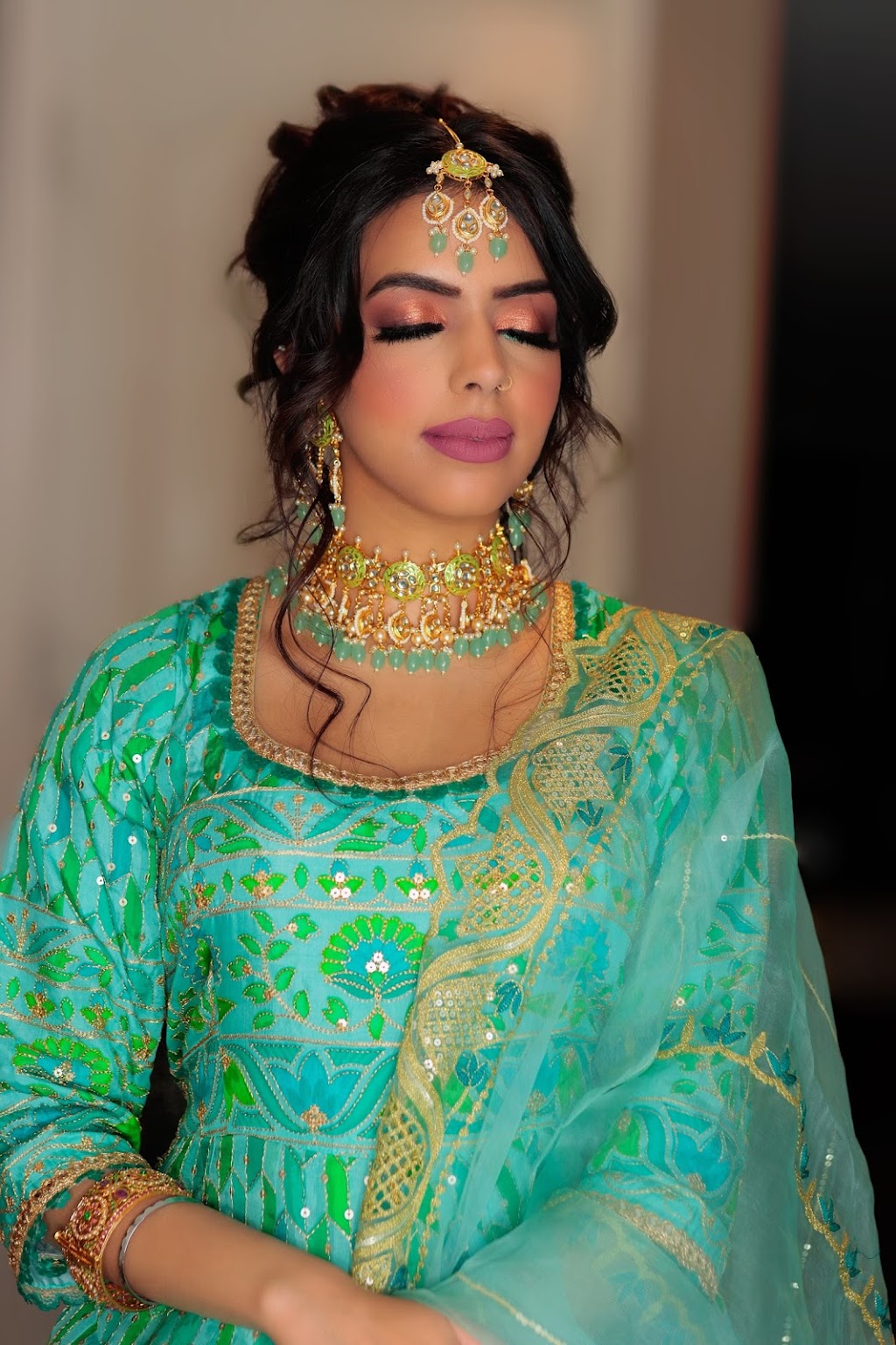 Saarastudio | 1227 37a Ave NW, Edmonton, AB T6T 0G3, Canada | Phone: (431) 337-4044