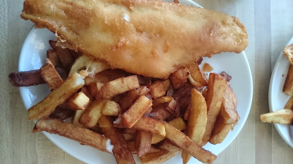 Len Duckworths Fish & Chips | restaurant | 2638 Danforth Ave, Toronto, ON M4C 1L7, Canada | 4166995865 OR +1 416-699-5865