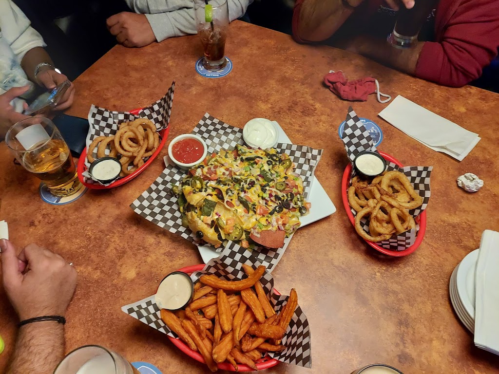 Quarterway Pub | 1431 Bowen Rd, Nanaimo, BC V9S 1G4, Canada | Phone: (250) 754-2733