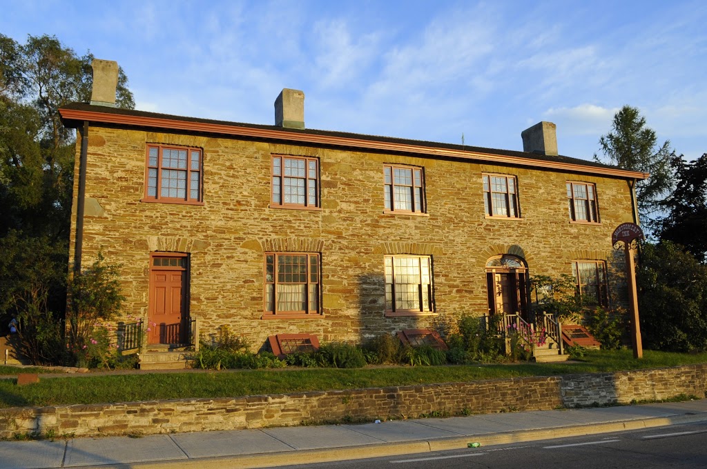 Montgomerys Inn | 4709 Dundas St W, Etobicoke, ON M9A 1A8, Canada | Phone: (416) 394-8113