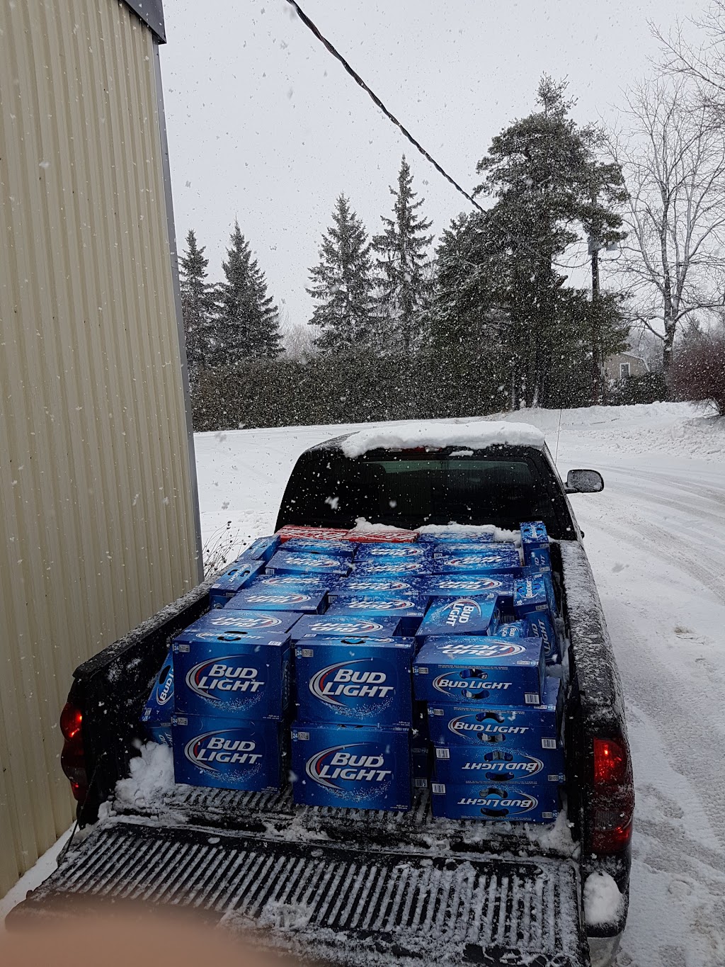 Beer Store 4103 | 427 Broadway St, Kincardine, ON N2Z 2G5, Canada | Phone: (519) 396-2782