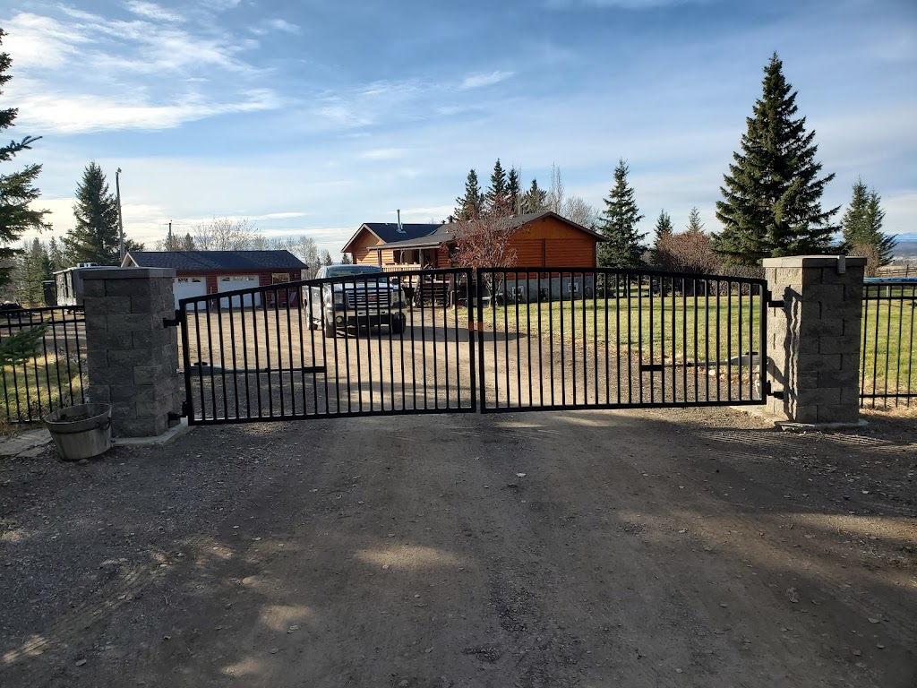 Triple R Fencing | 7-5431 TWP RD 325B NE 32-32-058 W5M Box 971, Sundre, AB T0M 1X0, Canada | Phone: (403) 638-2439