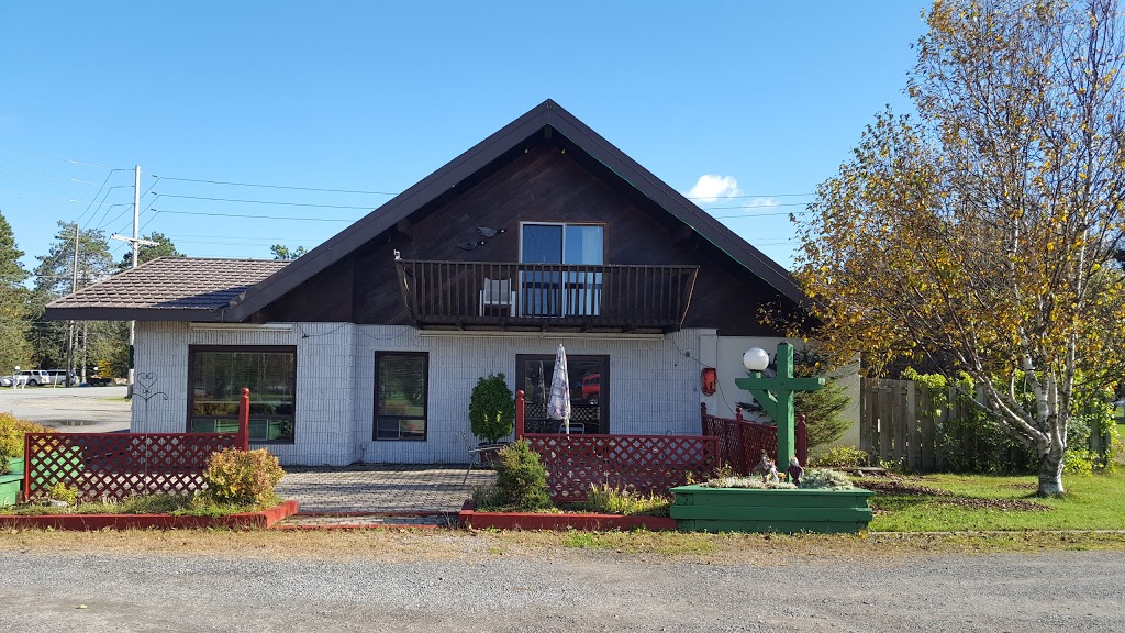 Arrowhead Inn | 210 Arrowhead Park Rd, Huntsville, ON P1H 2J4, Canada | Phone: (705) 789-7307