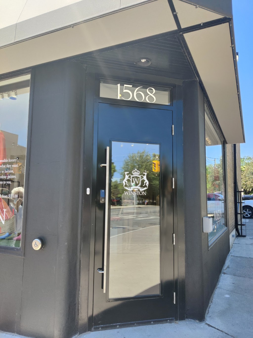 Winston | 1568 Yonge St, Toronto, ON M4T 1Z7, Canada | Phone: (416) 901-6633