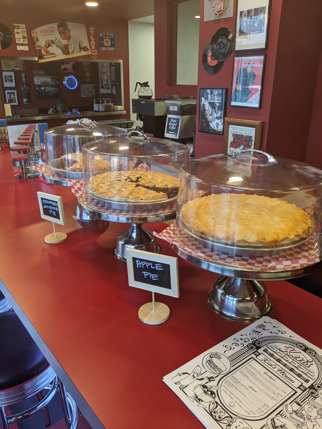 Kens Diner | 6104 Schonsee Way, Edmonton, AB T5Z 0K6, Canada | Phone: (780) 244-5367