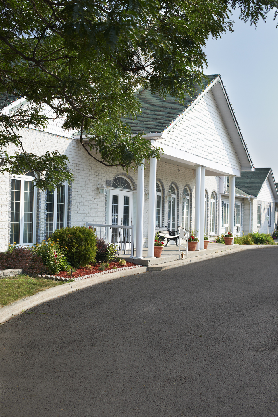 Revera Ogilvie Villa | 1345 Ogilvie Rd, Gloucester, ON K1J 7P5, Canada | Phone: (613) 742-6524