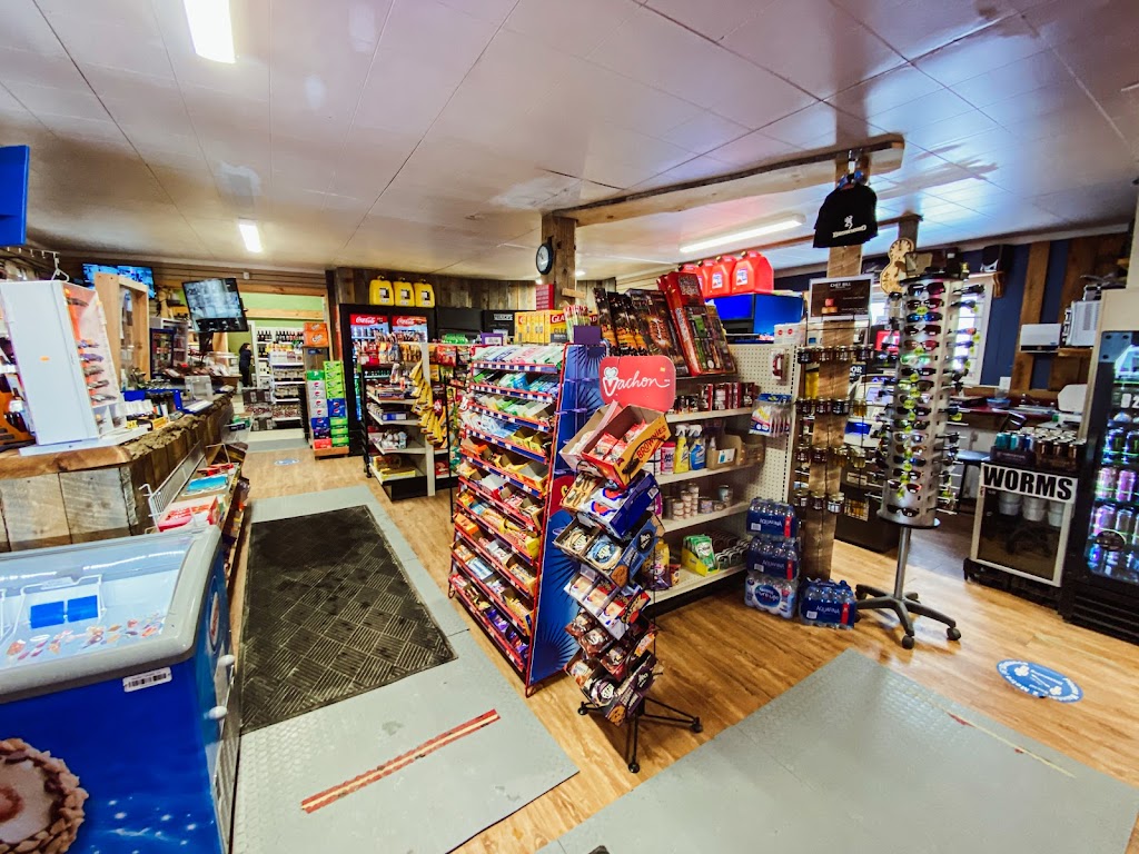 ALICE GENERAL STORE ESSO | 10679 Round Lake Rd, Pembroke, ON K8A 0K7, Canada | Phone: (613) 735-8307